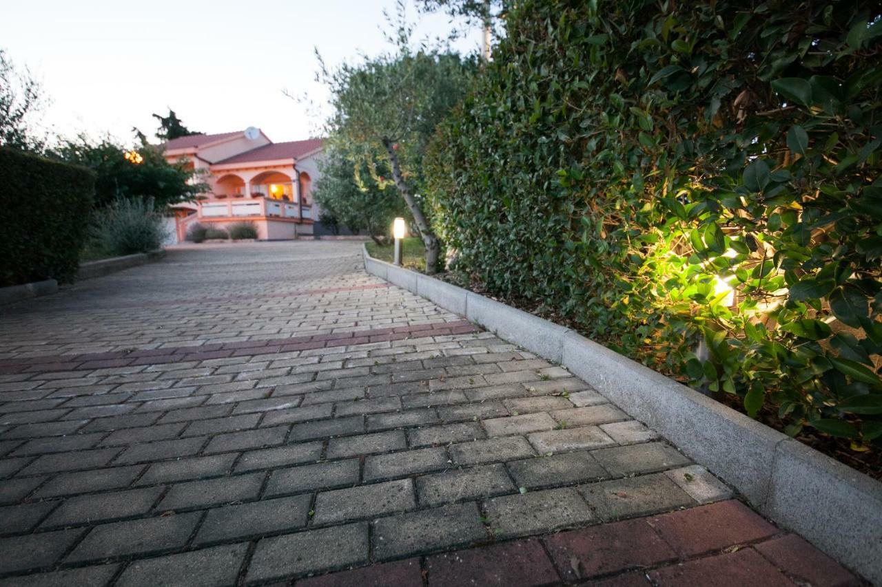 Holiday Home Antonio Dracevac Ninski Екстер'єр фото
