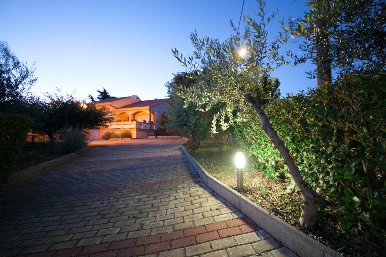Holiday Home Antonio Dracevac Ninski Екстер'єр фото